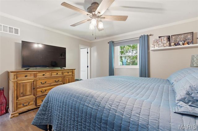921 Picardy Lane, St Charles, MO 63301