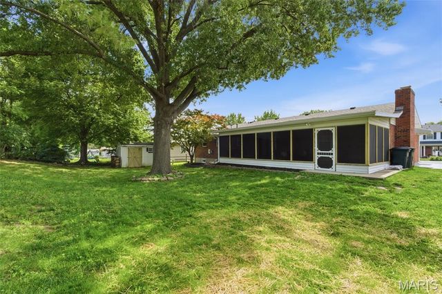 921 Picardy Lane, St Charles, MO 63301