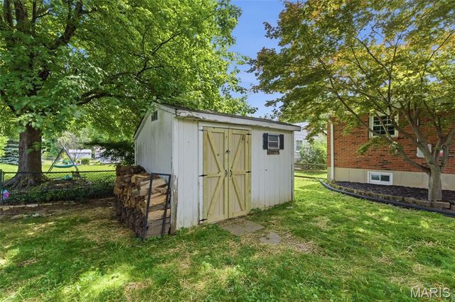921 Picardy Lane, St Charles, MO 63301