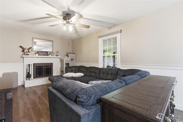 921 Picardy Lane, St Charles, MO 63301