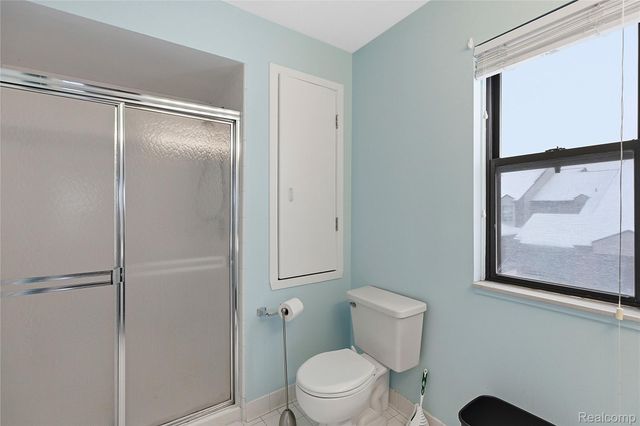 6700 Ridgefield Circle 201, West Bloomfield Charter Township, MI 48322