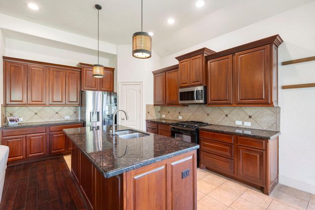 10 Sagamore Ridge Place, Spring, TX 77389