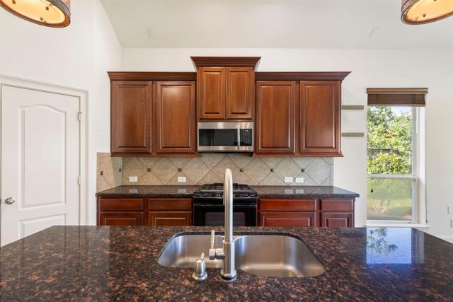10 Sagamore Ridge Place, Spring, TX 77389