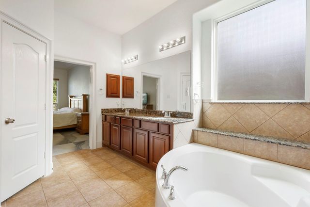 10 Sagamore Ridge Place, Spring, TX 77389