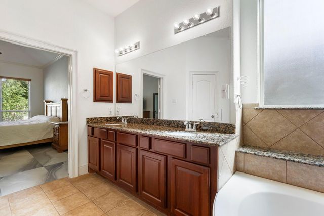 10 Sagamore Ridge Place, Spring, TX 77389