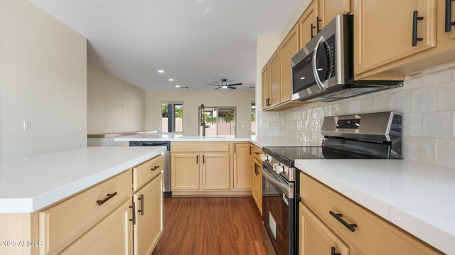 3098 E HAZELTINE Way, Chandler, AZ 85249