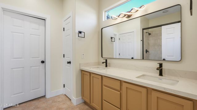 3098 E HAZELTINE Way, Chandler, AZ 85249