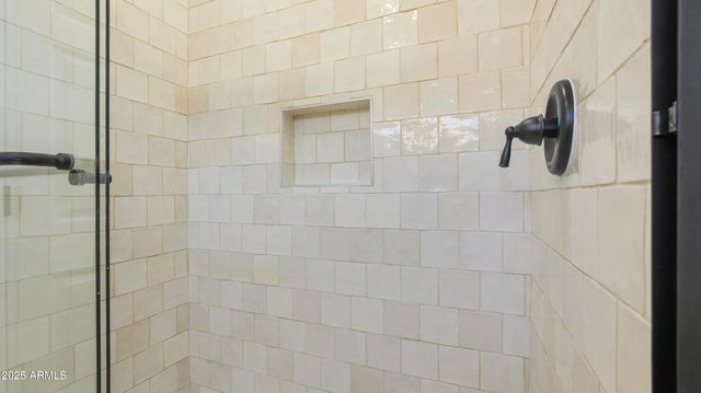 3098 E HAZELTINE Way, Chandler, AZ 85249