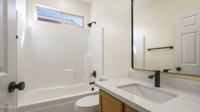 3098 E HAZELTINE Way, Chandler, AZ 85249