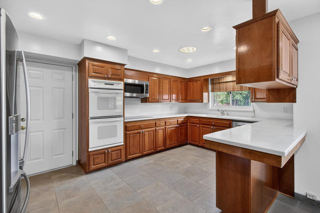 3331 Ellenmere Dr, Sacramento, CA 95821