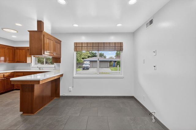 3331 Ellenmere Dr, Sacramento, CA 95821