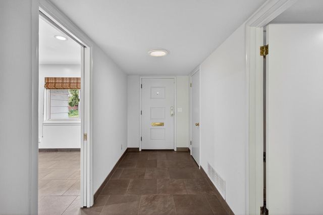 3331 Ellenmere Dr, Sacramento, CA 95821