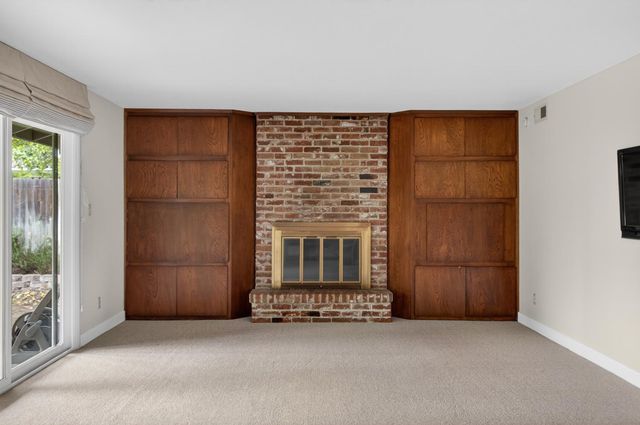 3331 Ellenmere Dr, Sacramento, CA 95821