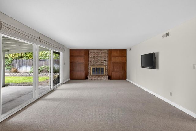 3331 Ellenmere Dr, Sacramento, CA 95821