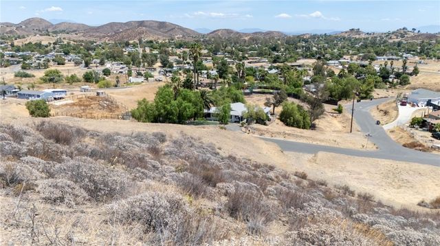 313 Hampshire Drive, Menifee, CA 92587