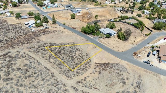 313 Hampshire Drive, Menifee, CA 92587