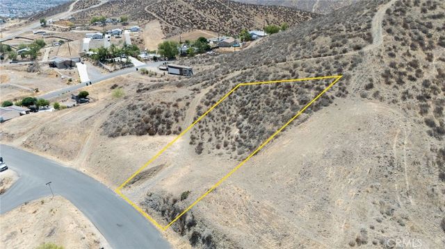 313 Hampshire Drive, Menifee, CA 92587