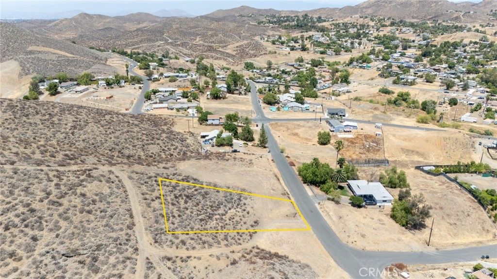 313 Hampshire Drive, Menifee, CA 92587