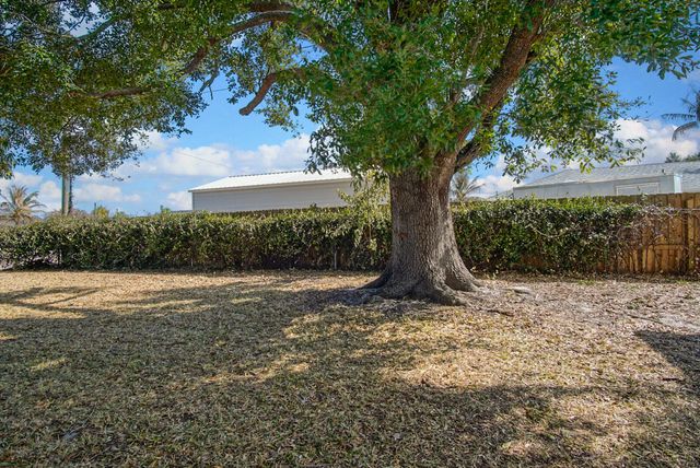 211 SW North Wakefield Circle, Port St. Lucie, Port St Lucie, FL 34953