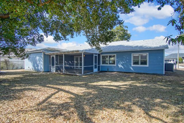 211 SW North Wakefield Circle, Port St. Lucie, Port St Lucie, FL 34953