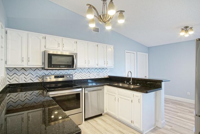 211 SW North Wakefield Circle, Port St. Lucie, Port St Lucie, FL 34953