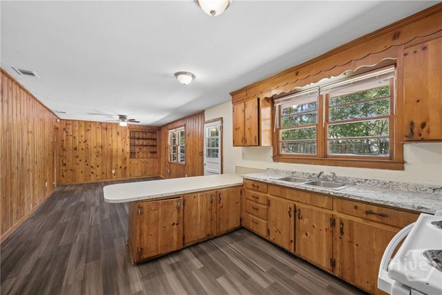 2210 Bona Bella Avenue, Savannah, GA 31406