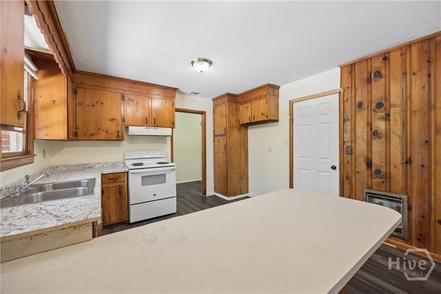 2210 Bona Bella Avenue, Savannah, GA 31406
