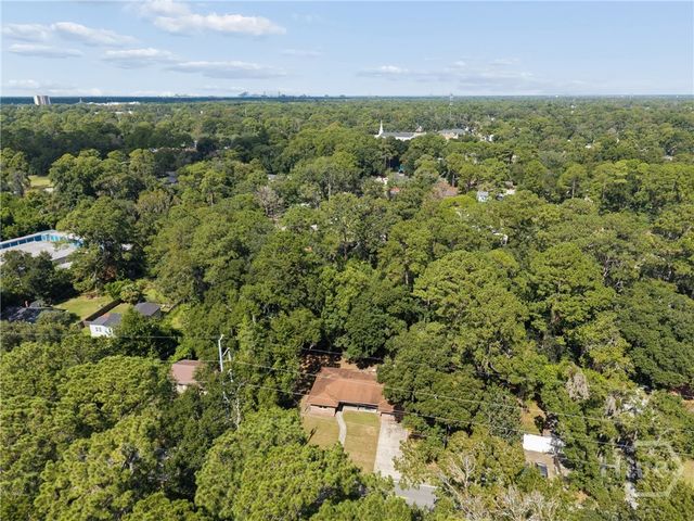 2210 Bona Bella Avenue, Savannah, GA 31406