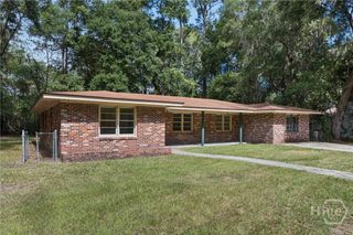 2210 Bona Bella Avenue, Savannah, GA 31406