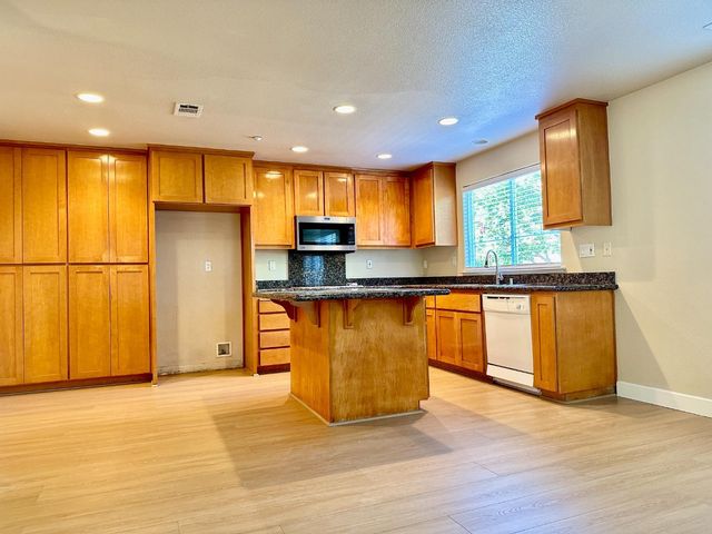 223 Vista Roma Way, San Jose, CA 95136