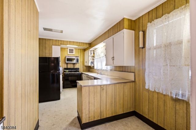 182 Heywood Ave, City Of Orange Twp., NJ 07050