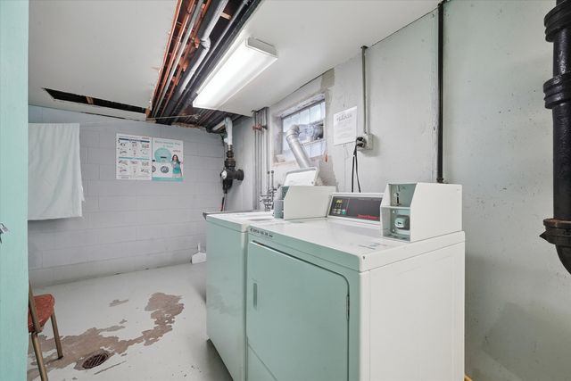 4859 W Byron Street 301W, Chicago, IL 60641