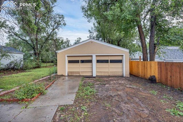 2609 E Monument Street, Colorado Springs, CO 80909