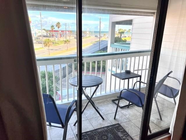 6102 Seawall Boulevard 241, Galveston, TX 77551