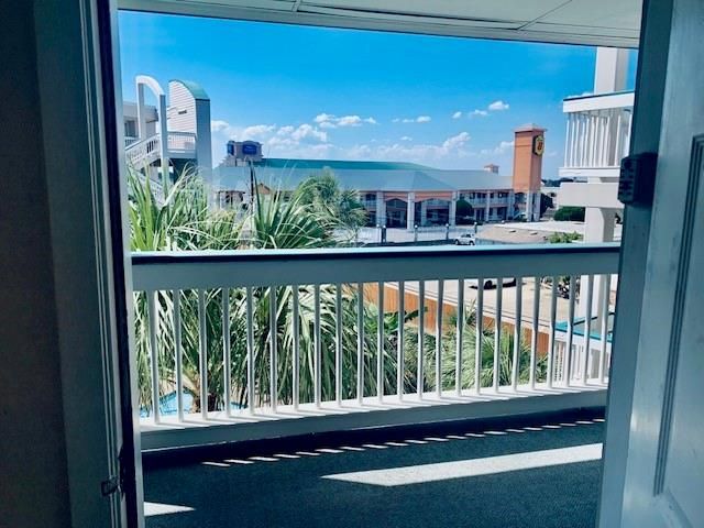 6102 Seawall Boulevard 241, Galveston, TX 77551