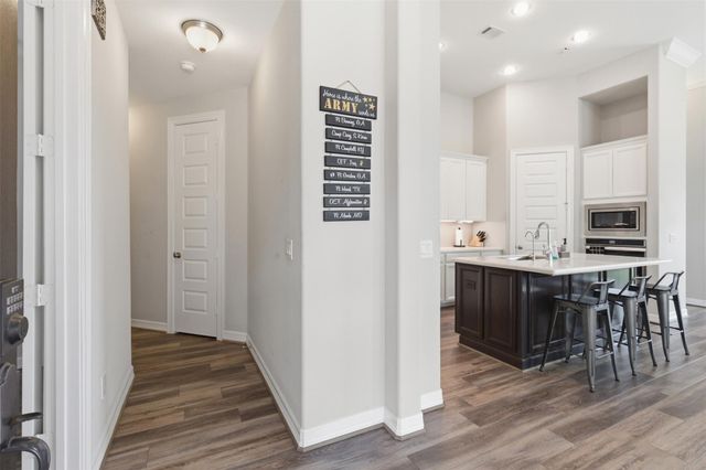 10707 Hilltop Harbor Way, Cypress, TX 77433