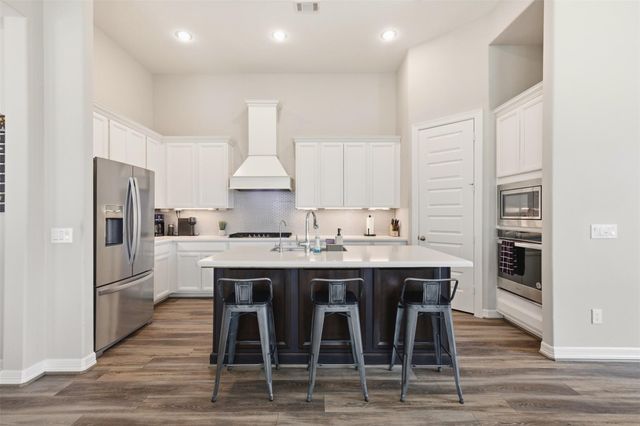 10707 Hilltop Harbor Way, Cypress, TX 77433