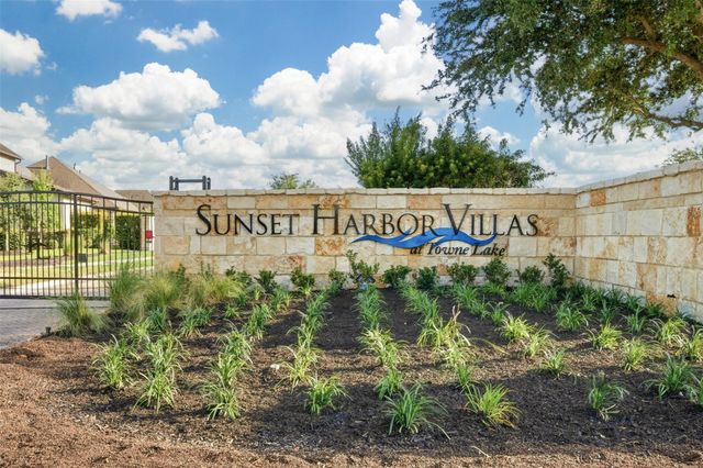 10707 Hilltop Harbor Way, Cypress, TX 77433