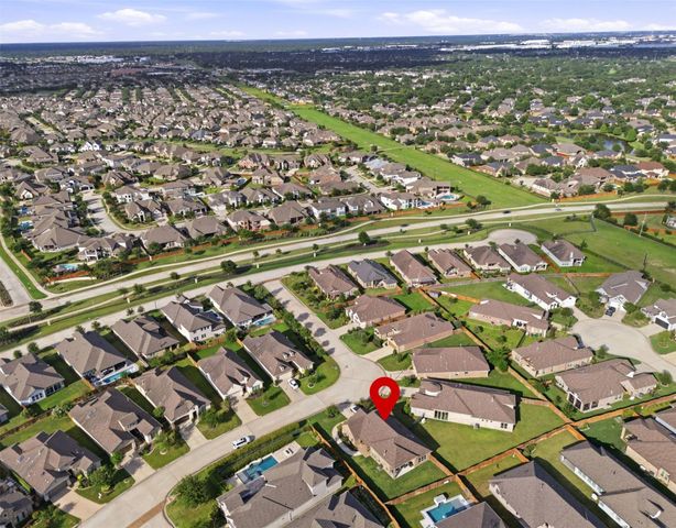 10707 Hilltop Harbor Way, Cypress, TX 77433