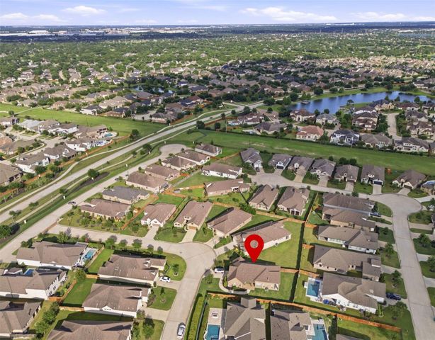 10707 Hilltop Harbor Way, Cypress, TX 77433