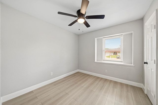 5347 Castlecreek Lane, Houston, TX 77053