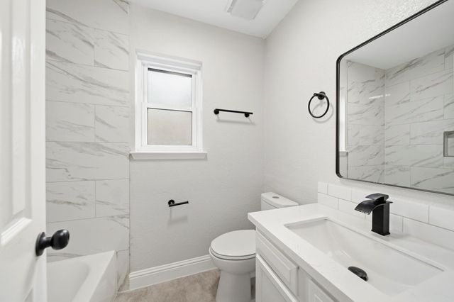 5347 Castlecreek Lane, Houston, TX 77053