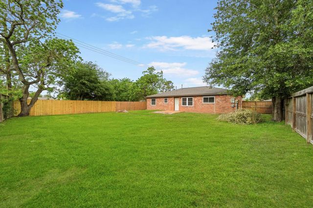 5347 Castlecreek Lane, Houston, TX 77053