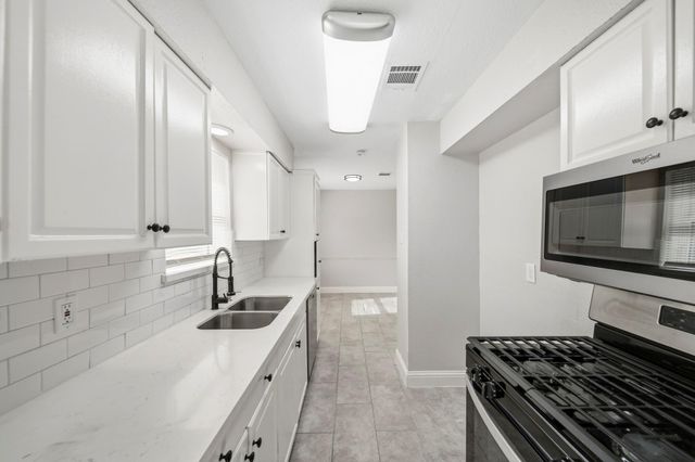 5347 Castlecreek Lane, Houston, TX 77053