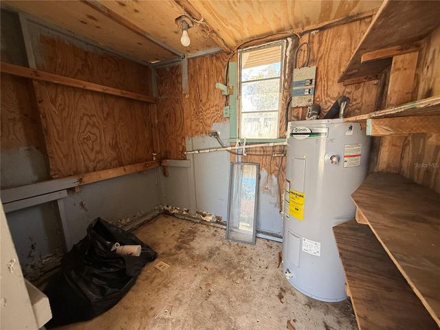 201 SEMINOLE AVENUE, Minneola, FL 34715