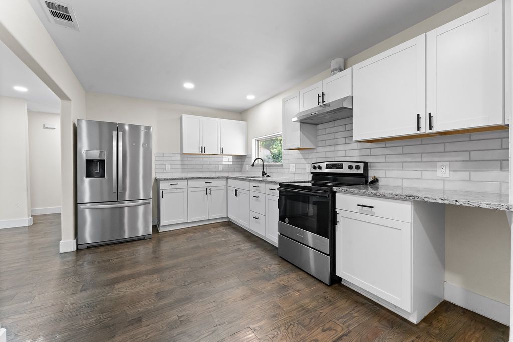 3806 Castle Hills Drive, Dallas, TX 75241