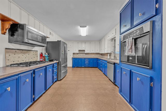 106 Lakeridge Road, Lakeside, TX 76108