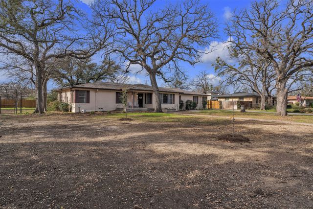 106 Lakeridge Road, Lakeside, TX 76108