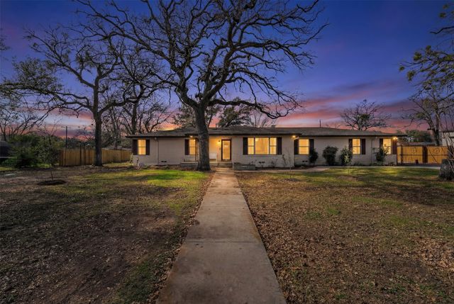 106 Lakeridge Road, Lakeside, TX 76108