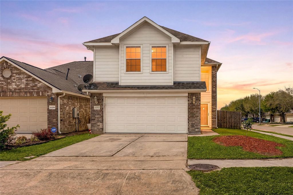 10202 Hillenberg Lane, Houston, TX 77034